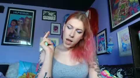 Snapshot of scary_sarah chatting on 28, 7, 2026 Sarah Bones online show from 28, 7, 2026