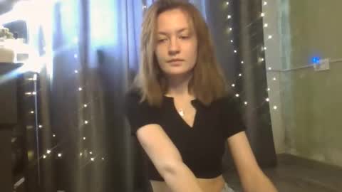 Snapshot of scented_elsa chatting on 4, 2, 2026 Elsa online show from 4, 2, 2026