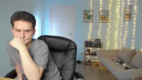 Snapshot of scooby_r chatting on 21, 12, 2024 Thomas brunette and Alex blond online show from 21, 12, 2024