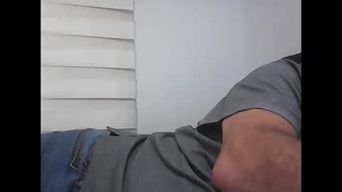 Snapshot of screw2 chatting on 22, 11, 2025 Evren online show from 22, 11, 2025