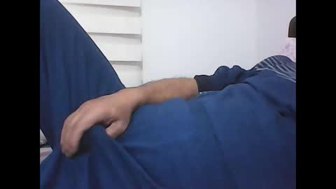 Snapshot of screw2 chatting on 29, 11, 2025 Evren online show from 29, 11, 2025