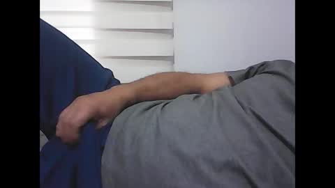 Snapshot of screw2 chatting on 30, 11, 2025 Evren online show from 30, 11, 2025