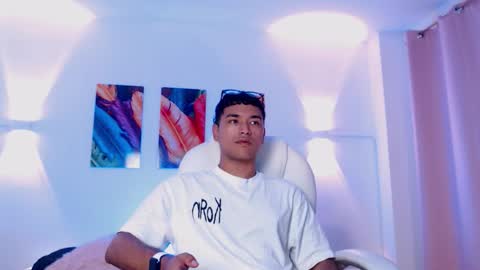 Snapshot of seanstonee chatting on 25, 3, 2026 Sean online show from 25, 3, 2026