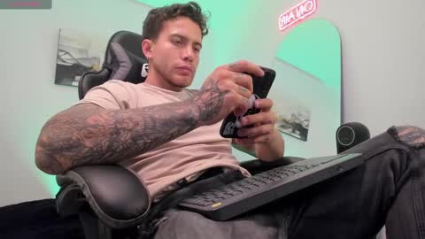 Snapshot of sebastianortizm chatting on 1, 3, 2025 Lucian Sinclair online show from 1, 3, 2025