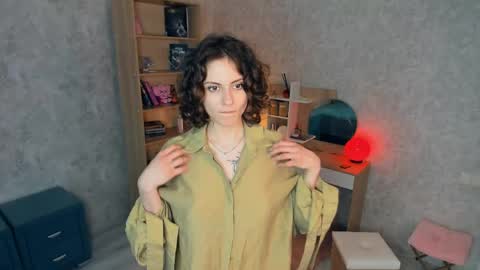 Snapshot of secret_des1res chatting on 16, 5, 2026 Mia online show from 16, 5, 2026