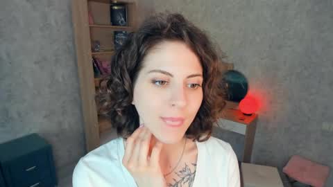 Snapshot of secret_des1res chatting on 17, 5, 2026 Mia online show from 17, 5, 2026