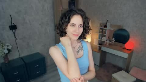 Snapshot of secret_des1res chatting on 27, 5, 2026 Mia online show from 27, 5, 2026