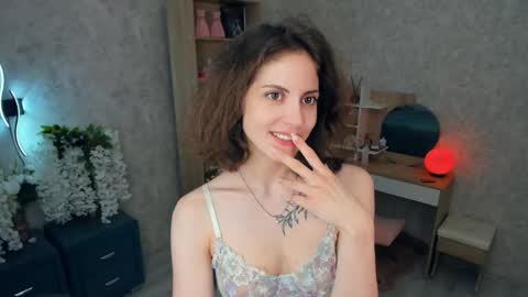 Snapshot of secret_des1res chatting on 5, 6, 2026 Mia online show from 5, 6, 2026