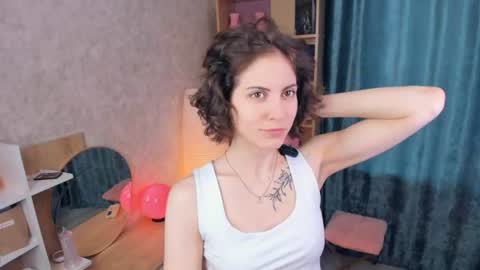 Snapshot of secret_des1res chatting on 26, 6, 2026 Mia online show from 26, 6, 2026