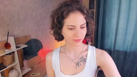 Snapshot of secret_des1res chatting on 3, 7, 2026 Mia online show from 3, 7, 2026