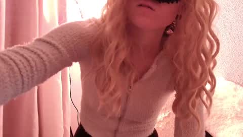 Anni online show from 2, 3, 2025