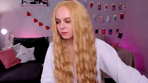 Snapshot of secretblush chatting on 3, 3, 2026 Vivien online show from 3, 3, 2026