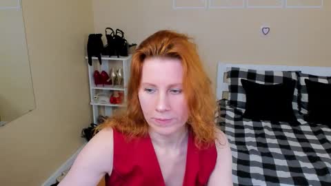 Snapshot of seductive_foxy_ chatting on 5, 2, 2026 seductive_foxy_ online show from 5, 2, 2026