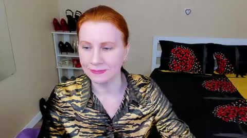 Snapshot of seductive_foxy_ chatting on 16, 4, 2026 seductive_foxy_ online show from 16, 4, 2026