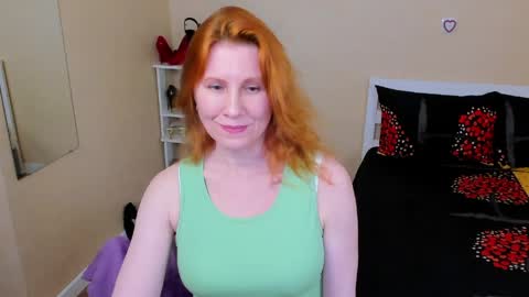 Snapshot of seductive_foxy_ chatting on 23, 4, 2026 seductive_foxy_ online show from 23, 4, 2026