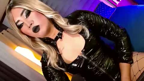 Snapshot of seductive_scarllete chatting on 9, 5, 2026 SCARLETTE online show from 9, 5, 2026