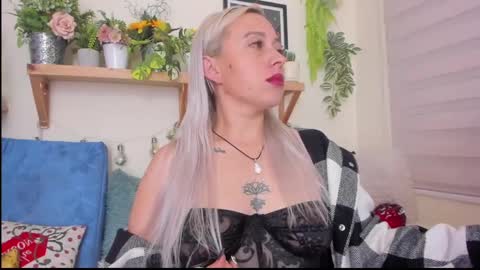 Yeyis  online show from 31, 12, 2024