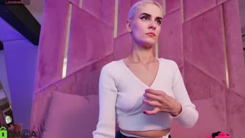 Selena online show from 4, 11, 2025