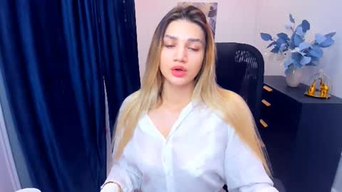 selenaemoore online show from 11, 11, 2025