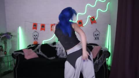 selenairis online show from 28, 10, 2025