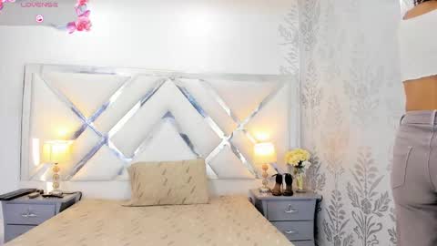 Selena reyess online show from 3, 12, 2025