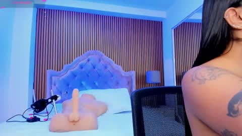 selenastonne online show from 16, 11, 2025