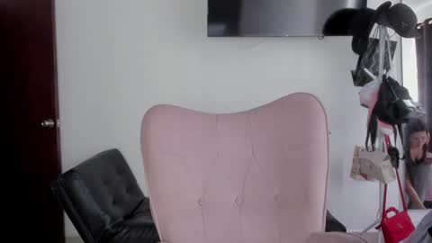 Alejandra  online show from 7, 4, 2026