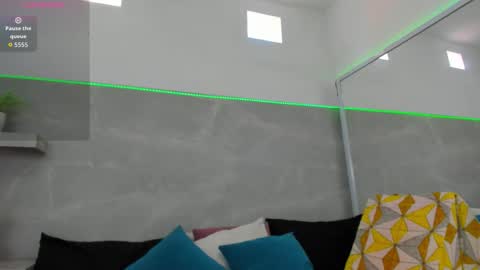 selene online show from 17, 2, 2026