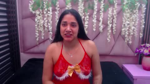 Snapshot of selenerose69 chatting on 2, 12, 2025 selenerose69 online show from 2, 12, 2025