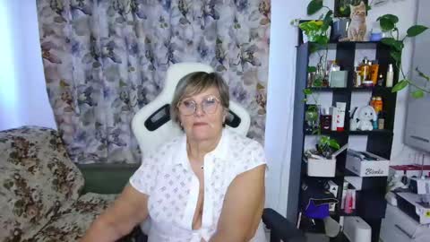 Snapshot of selenna57 chatting on 4, 1, 2025 Selenna online show from 4, 1, 2025