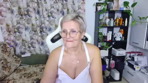 Snapshot of selenna57 chatting on 14, 2, 2025 Selenna online show from 14, 2, 2025