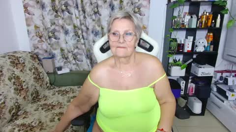 Snapshot of selenna57 chatting on 20, 2, 2025 Selenna online show from 20, 2, 2025