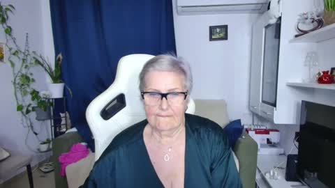 Selenna online show from 18, 4, 2026