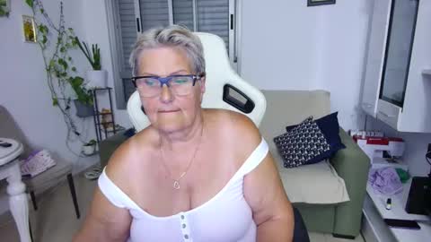 Snapshot of selenna57 chatting on 23, 5, 2026 Selenna online show from 23, 5, 2026