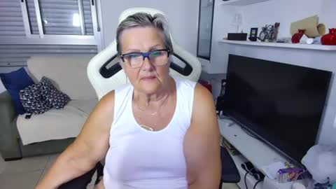 Snapshot of selenna57 chatting on 25, 6, 2026 Selenna online show from 25, 6, 2026
