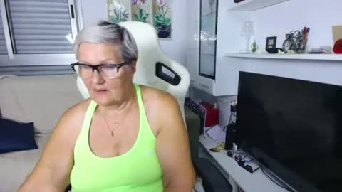 Snapshot of selenna57 chatting on 15, 7, 2026 Selenna online show from 15, 7, 2026
