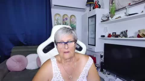 Snapshot of selenna57 chatting on 29, 7, 2026 Selenna online show from 29, 7, 2026