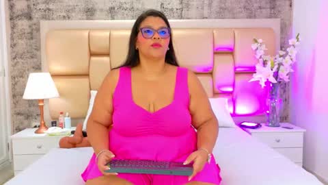 Selenna Cooper online show from 27, 11, 2025