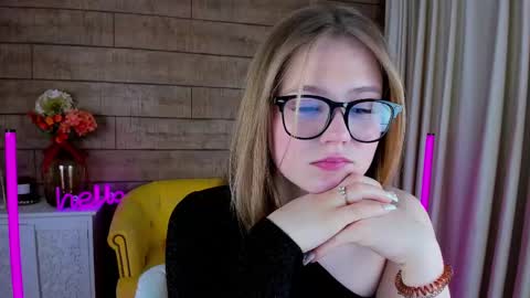 SelinSwarovski online show from 17, 2, 2025