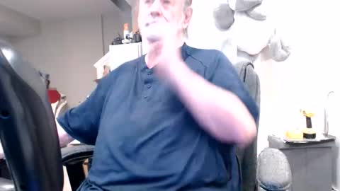 Snapshot of selkie2s chatting on 25, 4, 2026 selkie2s online show from 25, 4, 2026