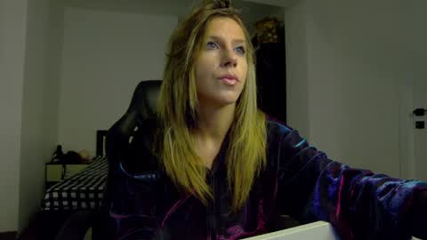sellena_angel online show from 10, 5, 2026