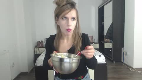 Snapshot of sellena_angels chatting on 31, 1, 2025 sellena_angels online show from 31, 1, 2025