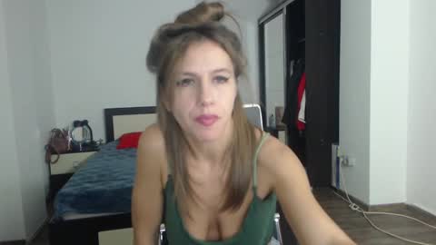 Snapshot of sellena_angels chatting on 19, 2, 2025 sellena_angels online show from 19, 2, 2025
