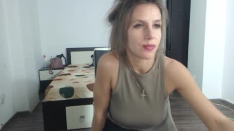 Snapshot of sellena_angels chatting on 8, 3, 2025 sellena_angels online show from 8, 3, 2025