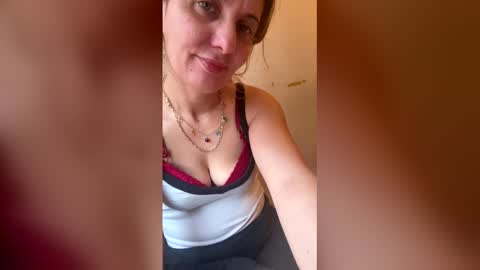 Snapshot of sennya_hayes chatting on 5, 2, 2026 Sennya online show from 5, 2, 2026