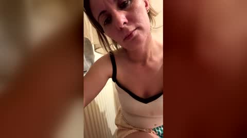 Snapshot of sennya_hayes chatting on 5, 4, 2026 Sennya online show from 5, 4, 2026