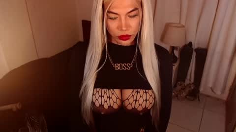 Snapshot of sensational_diva chatting on 29, 5, 2026 unstappable queen kate online show from 29, 5, 2026
