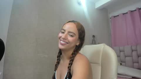 Snapshot of sensual_aura chatting on 28, 1, 2025 sensual_aura online show from 28, 1, 2025