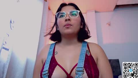 Camille and sophie online show from 25, 12, 2024