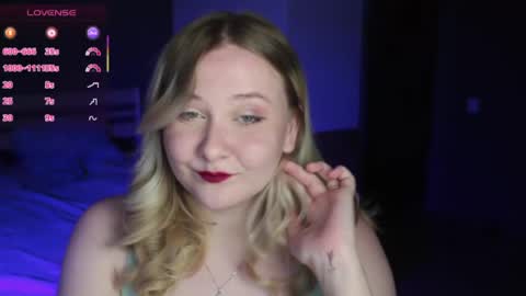 Snapshot of sensual_girrrl chatting on 9, 7, 2026 Ilona online show from 9, 7, 2026